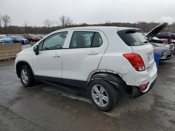 KL7CJNSBXHB103770 2017 CHEVROLET TRAX - Image 2
