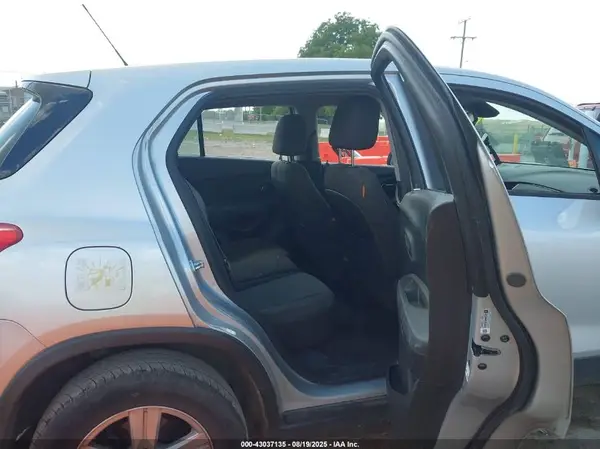 KL7CJNSBXHB115918 2017 CHEVROLET TRAX - Image 8