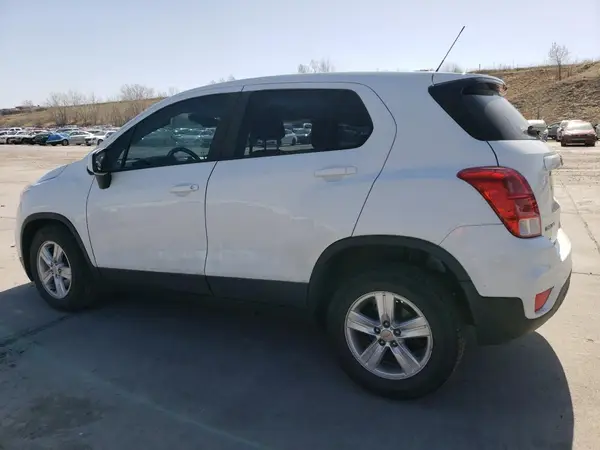 KL7CJNSBXHB128765 2017 CHEVROLET TRAX - Image 2