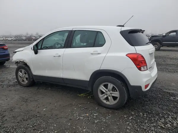 KL7CJNSBXHB129513 2017 CHEVROLET TRAX - Image 2