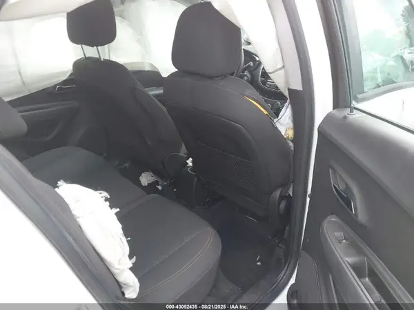 KL7CJNSBXHB175195 2017 CHEVROLET TRAX - Image 8