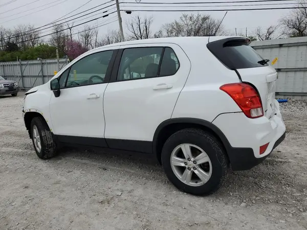KL7CJNSBXHB186097 2017 CHEVROLET TRAX - Image 2