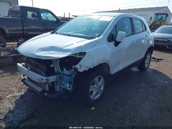 KL7CJNSBXHB250073 2017 CHEVROLET TRAX - Image 2