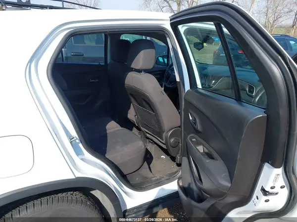 KL7CJNSBXHB250073 2017 CHEVROLET TRAX - Image 8