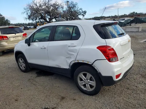 KL7CJNSBXJB556745 2018 CHEVROLET TRAX - Image 2