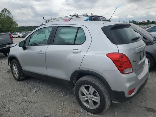 KL7CJNSBXJB600436 2018 CHEVROLET TRAX - Image 2