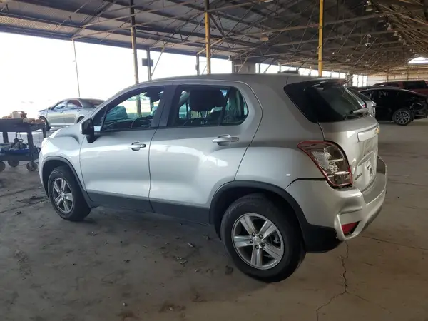 KL7CJNSBXJB600713 2018 CHEVROLET TRAX - Image 2
