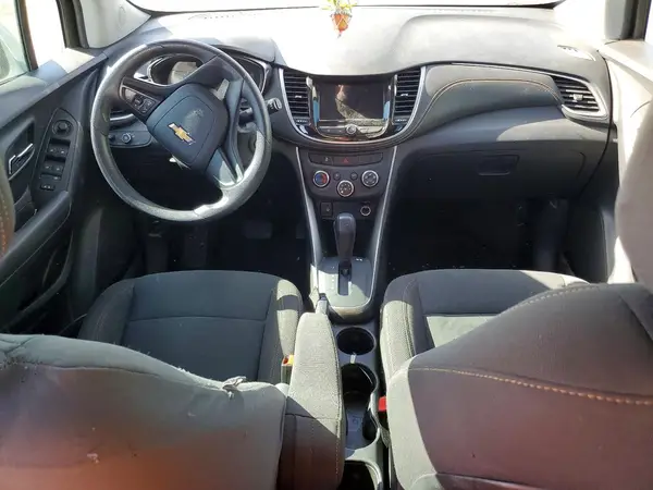 KL7CJNSBXJB603188 2018 CHEVROLET TRAX - Image 8
