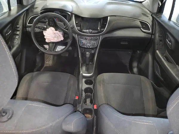 KL7CJNSBXJB604082 2018 CHEVROLET TRAX - Image 8