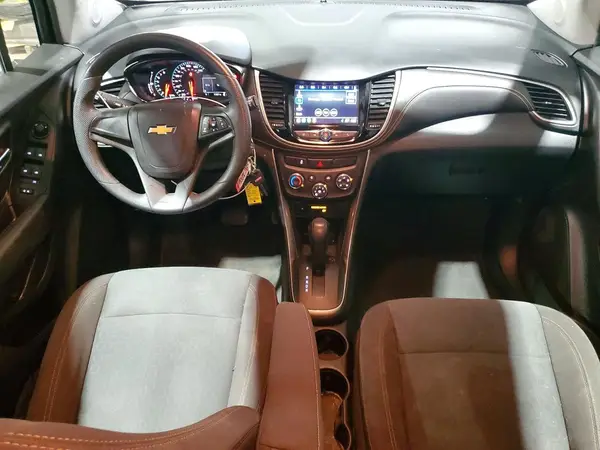 KL7CJNSBXJB622047 2018 CHEVROLET TRAX - Image 8