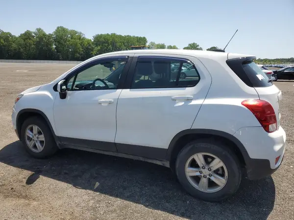 KL7CJNSBXJB699890 2018 CHEVROLET TRAX - Image 2