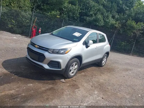 KL7CJNSBXJB704117 2018 CHEVROLET TRAX - Image 2