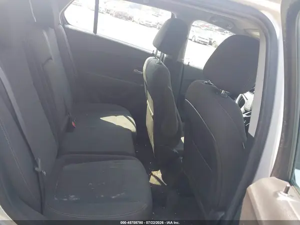 KL7CJNSBXJB704117 2018 CHEVROLET TRAX - Image 8