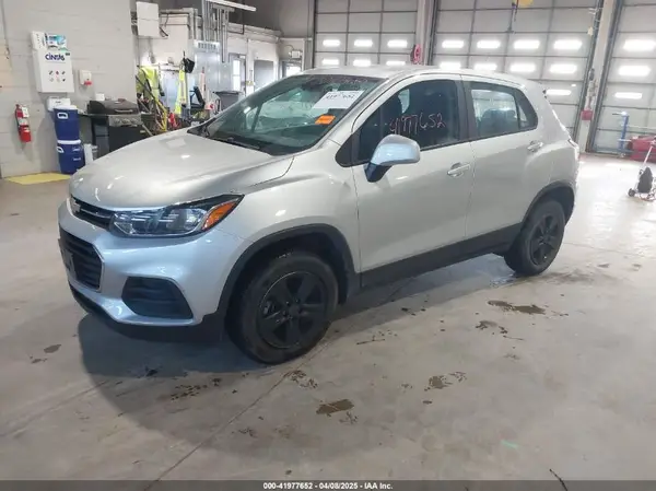 KL7CJNSBXJB708684 2018 CHEVROLET TRAX - Image 2