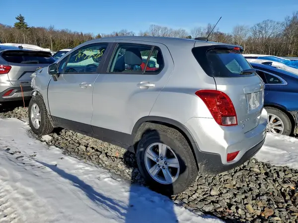 KL7CJNSBXJB718602 2018 CHEVROLET TRAX - Image 2