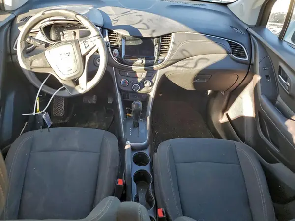 KL7CJNSBXJB718602 2018 CHEVROLET TRAX - Image 8