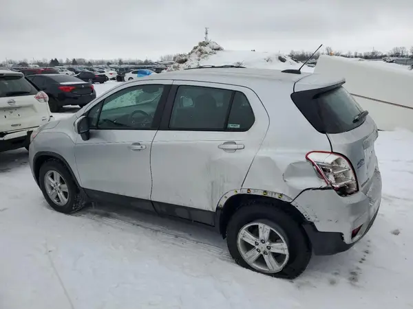 KL7CJNSBXJB720916 2018 CHEVROLET TRAX - Image 2