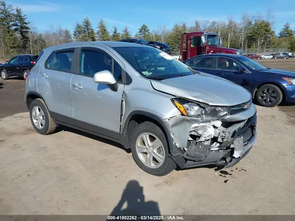 KL7CJNSBXJB721175 2018 CHEVROLET TRAX - Image 1