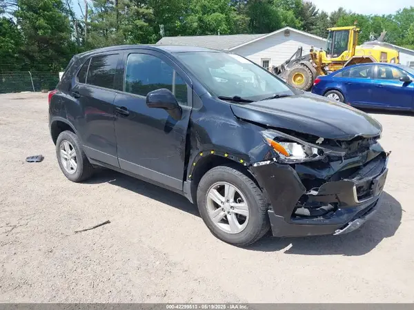 KL7CJNSBXLB031638 2020 CHEVROLET TRAX - Image 1
