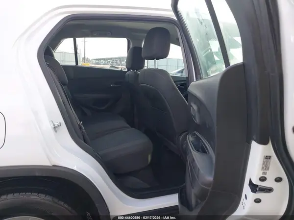KL7CJNSBXLB075655 2020 CHEVROLET TRAX - Image 8