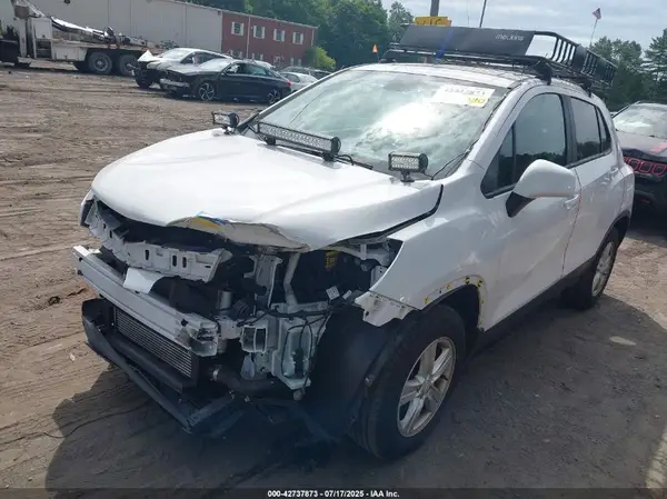 KL7CJNSBXLB322950 2020 CHEVROLET TRAX - Image 2