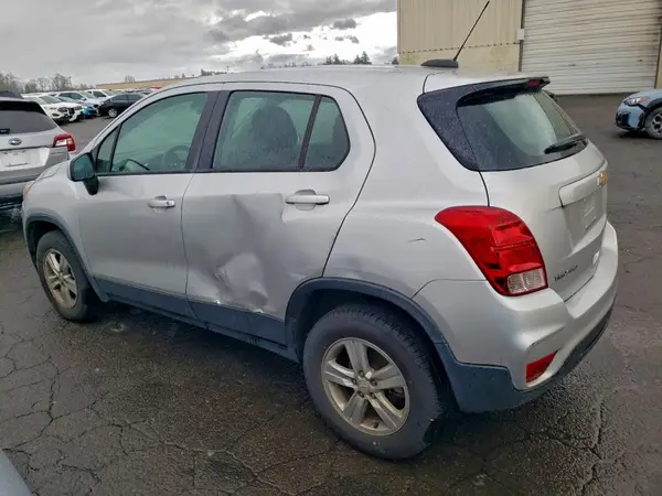 KL7CJNSBXLB324312 2020 CHEVROLET TRAX - Image 2
