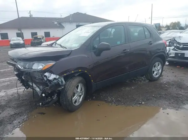 KL7CJNSBXMB346439 2021 CHEVROLET TRAX - Image 2