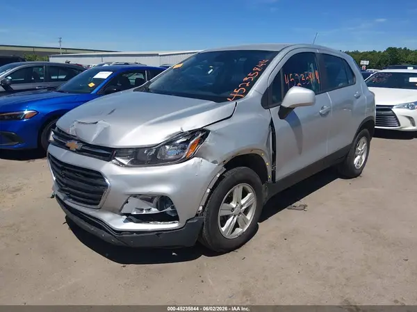 KL7CJNSBXMB351009 2021 CHEVROLET TRAX - Image 2
