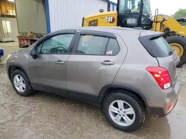 KL7CJNSBXMB356453 2021 CHEVROLET TRAX - Image 2