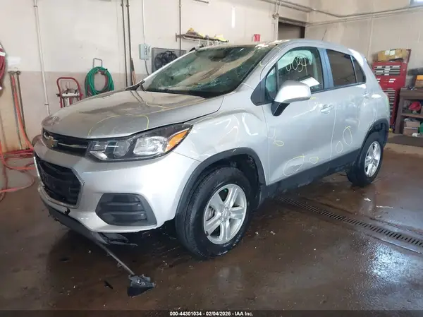 KL7CJNSBXMB360289 2021 CHEVROLET TRAX - Image 2