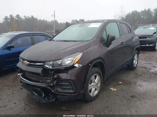 KL7CJNSBXMB360390 2021 CHEVROLET TRAX - Image 2