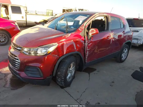 KL7CJNSM0NB503401 2022 CHEVROLET TRAX - Image 2