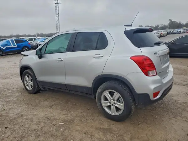 KL7CJNSM0NB527729 2022 CHEVROLET TRAX - Image 2