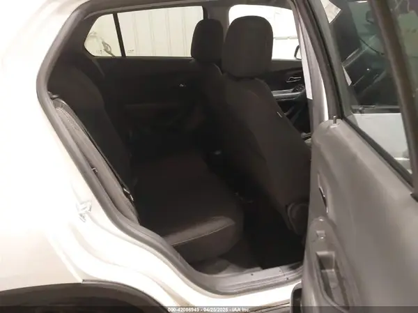 KL7CJNSM0NB547818 2022 CHEVROLET TRAX - Image 8