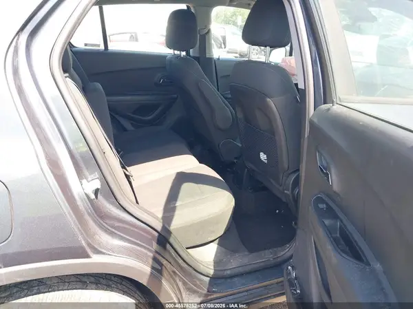 KL7CJNSM1MB361316 2021 CHEVROLET TRAX - Image 8