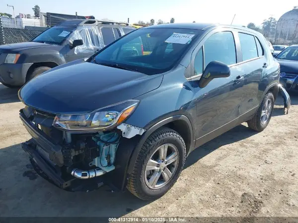 KL7CJNSM1MB373935 2021 CHEVROLET TRAX - Image 2