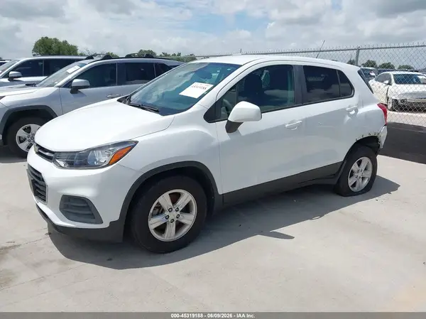 KL7CJNSM1NB502385 2022 CHEVROLET TRAX - Image 2