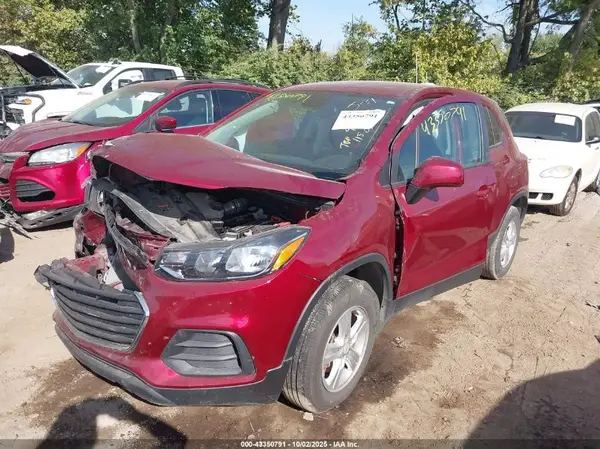 KL7CJNSM1NB510275 2022 CHEVROLET TRAX - Image 2