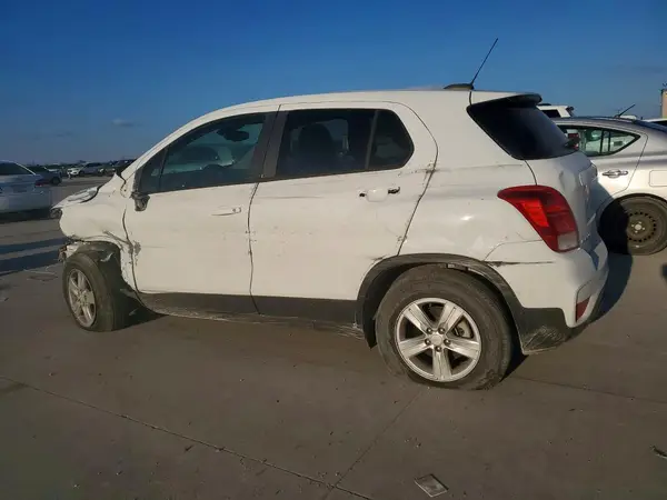 KL7CJNSM1NB527898 2022 CHEVROLET TRAX - Image 2