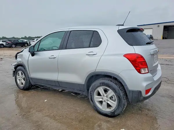 KL7CJNSM1NB545303 2022 CHEVROLET TRAX - Image 2