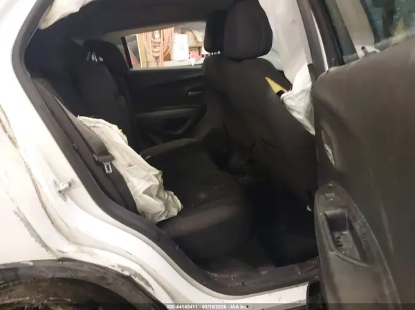 KL7CJNSM1NB548668 2022 CHEVROLET TRAX - Image 8