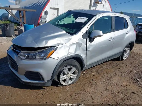 KL7CJNSM1NB551540 2022 CHEVROLET TRAX - Image 2
