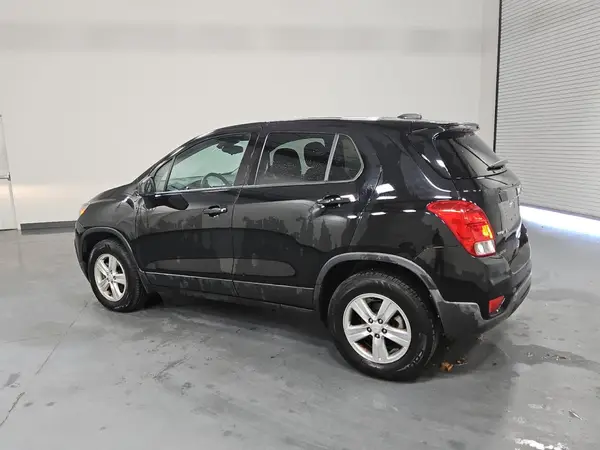 KL7CJNSM2MB366704 2021 CHEVROLET TRAX - Image 2