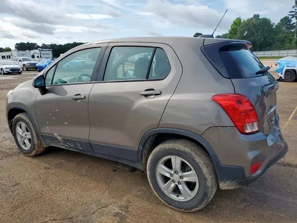 KL7CJNSM2MB374687 2021 CHEVROLET TRAX - Image 2