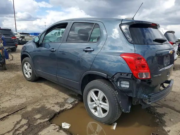 KL7CJNSM2MB377394 2021 CHEVROLET TRAX - Image 2