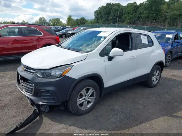 KL7CJNSM2NB501519 2022 CHEVROLET TRAX - Image 2