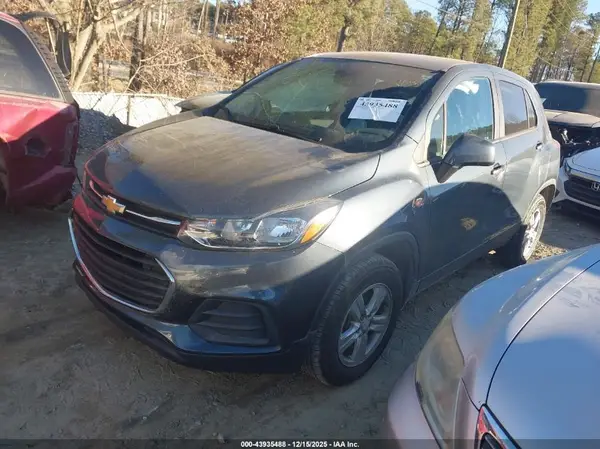 KL7CJNSM2NB502556 2022 CHEVROLET TRAX - Image 2