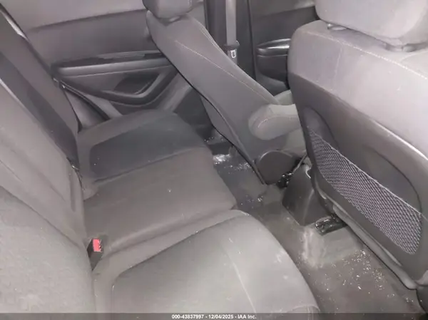 KL7CJNSM2NB542944 2022 CHEVROLET TRAX - Image 8