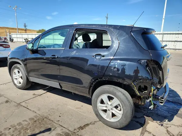 KL7CJNSM2NB543172 2022 CHEVROLET TRAX - Image 2