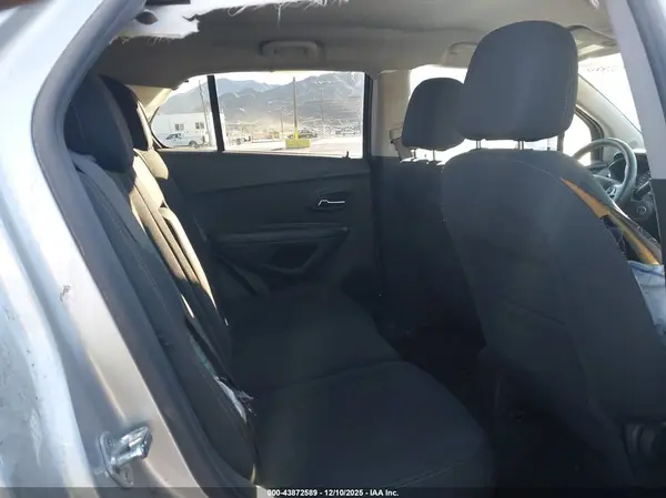 KL7CJNSM2NB545214 2022 CHEVROLET TRAX - Image 8